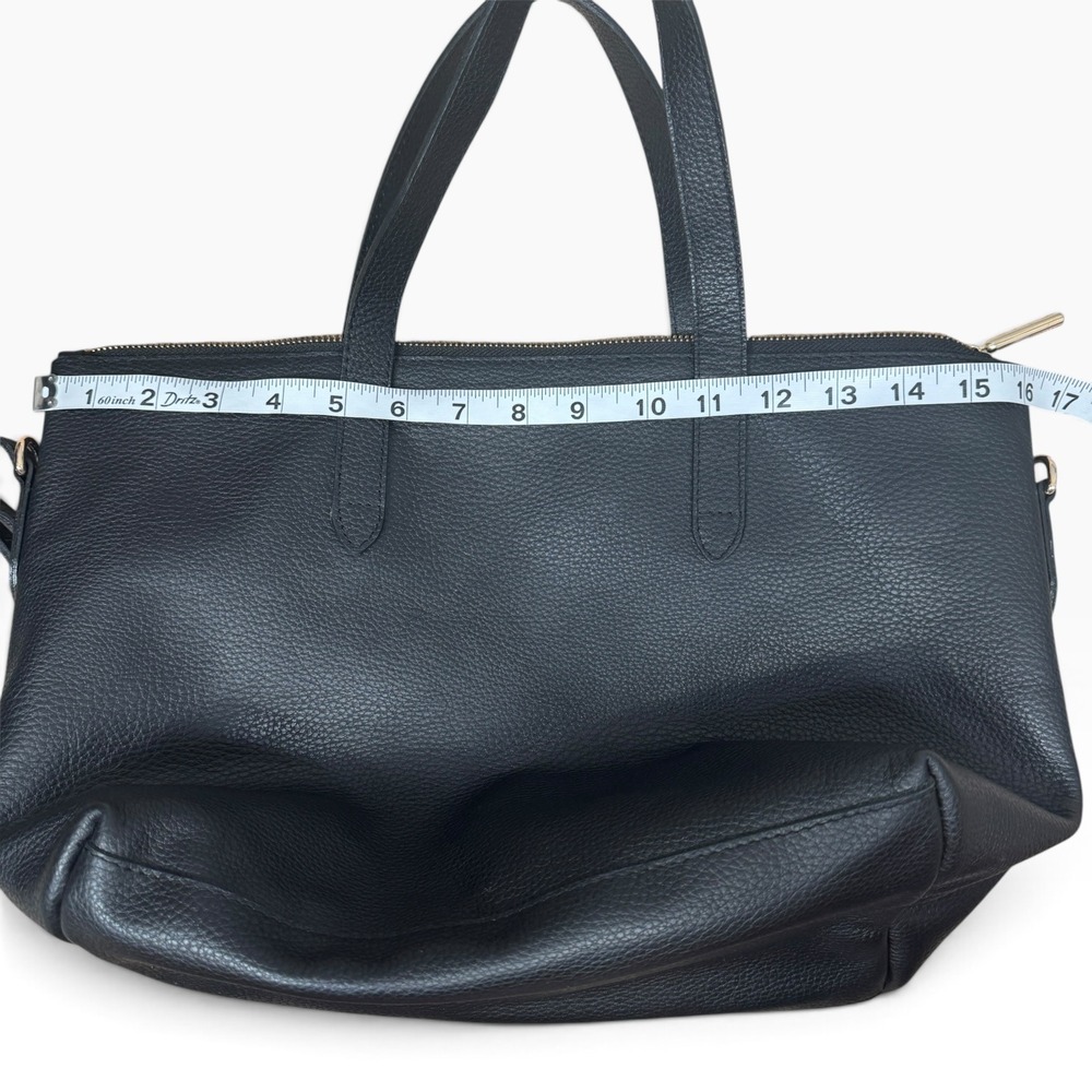 Cuyana Classic Zipper Tote Crossbody Stap and Organizer Black Pebbled Leather - Picture 5 of 13